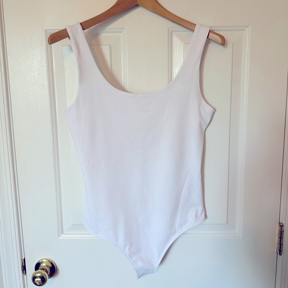 Express Body Contour Bodysuit - M
